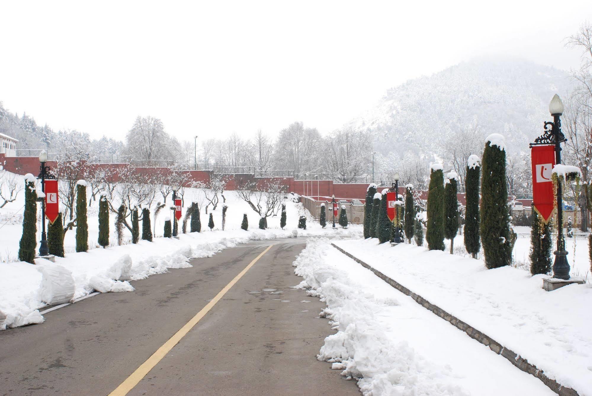 The Lalit Grand Palace Srinagar Srīnagar Exterior foto